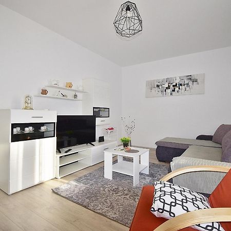 Apartment Navy Near The Beach プーラ エクステリア 写真
